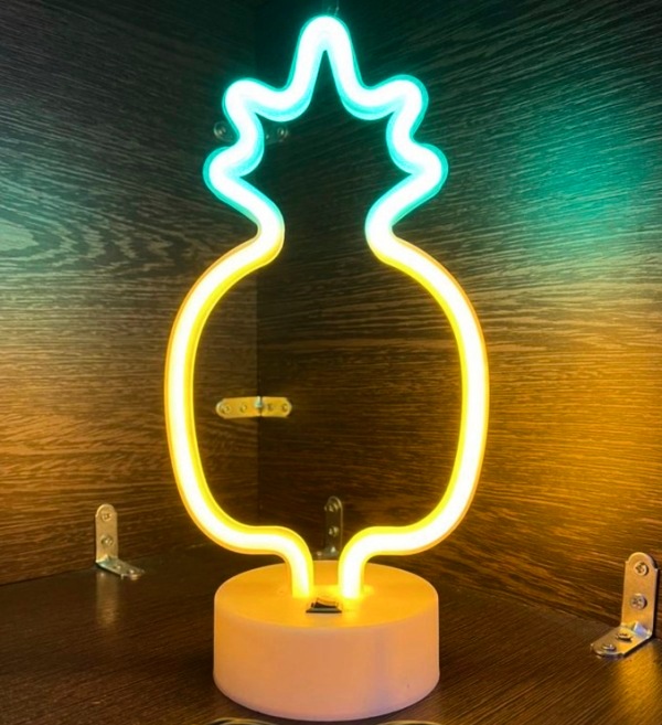 LED επιτραπέζιο φωτιστικό νέον με βάση Χρωματιστός Ανανάς