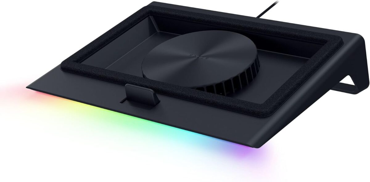 Razer Laptop Cooling Pad - Smart Fan Control - Laptops & Macbooks 14"-18" - 3 Port USB - Chroma RGB - Razer 1.28.80.26.300