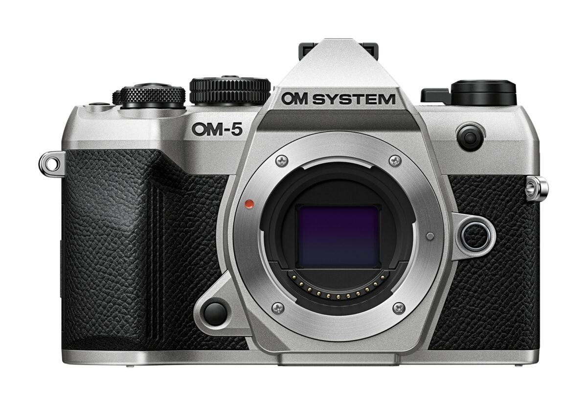 OM-5 II body silver, BLS-50 Battery, Eyecup, USB Connection Cable, Shoulder Strap, Manual, Warranty - Olympus 9.01.03.03.176